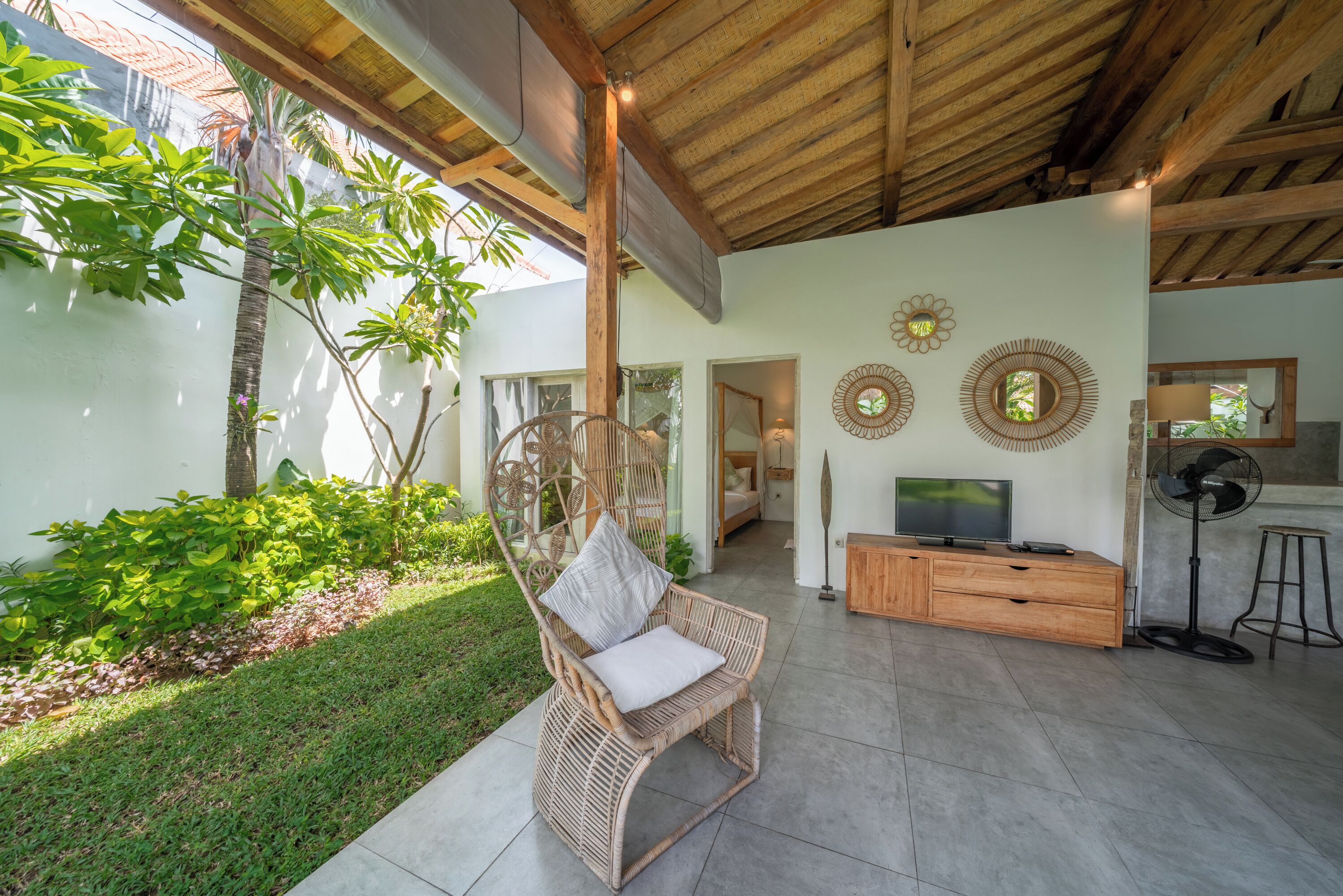 Villa Palm Tree