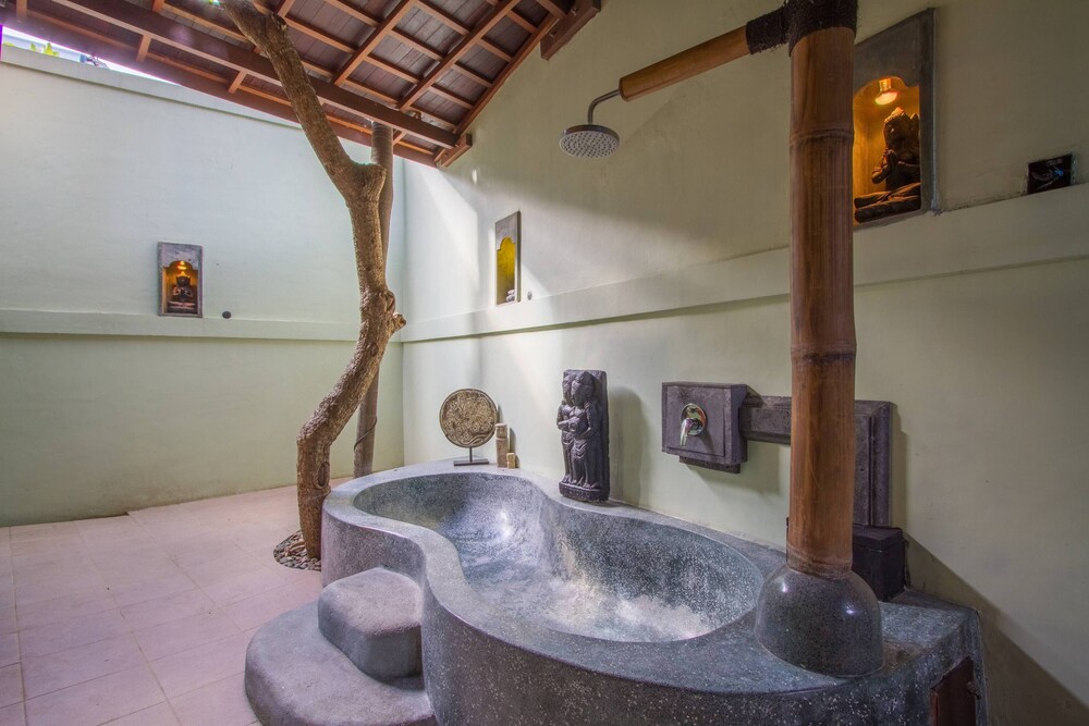 Villa Santhi