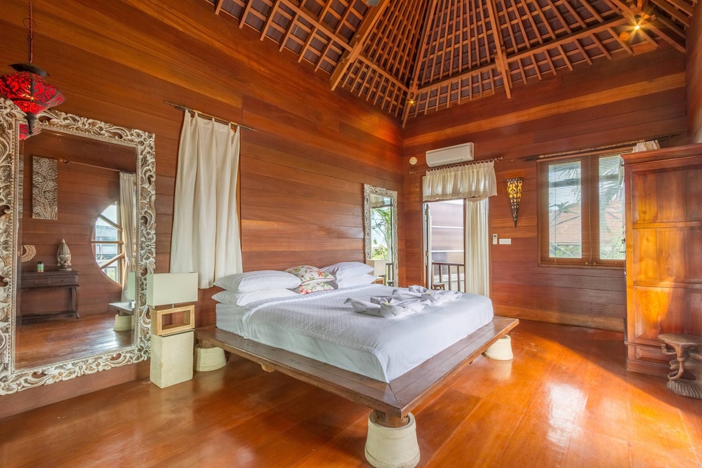 Villa Santhi