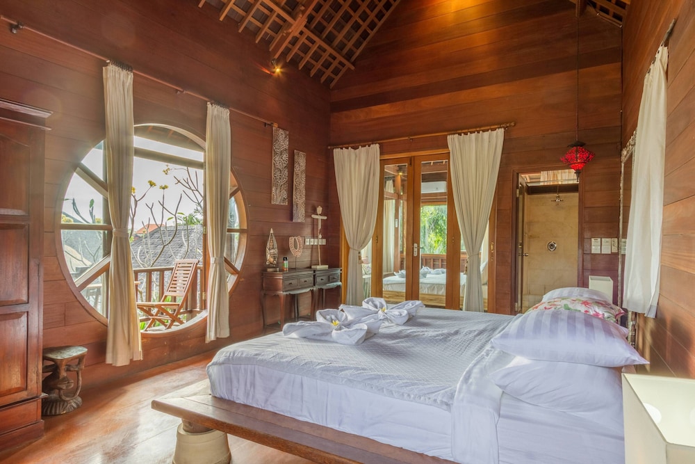 Villa Santhi