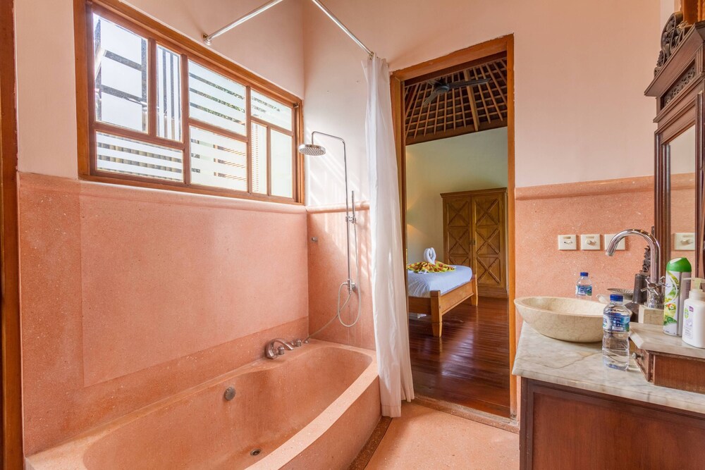 Villa Santhi