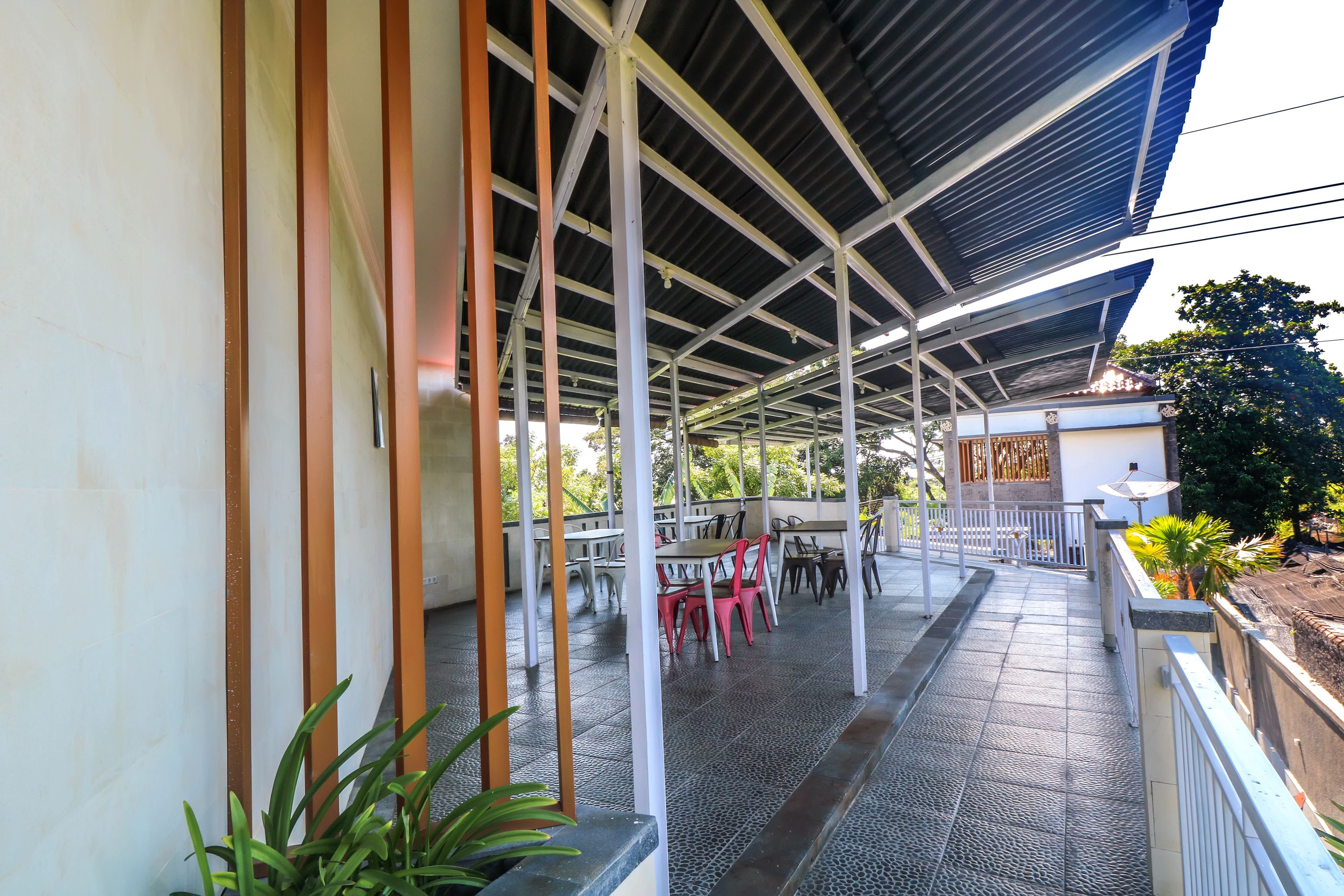 De Loran Hotel by OYO Rooms