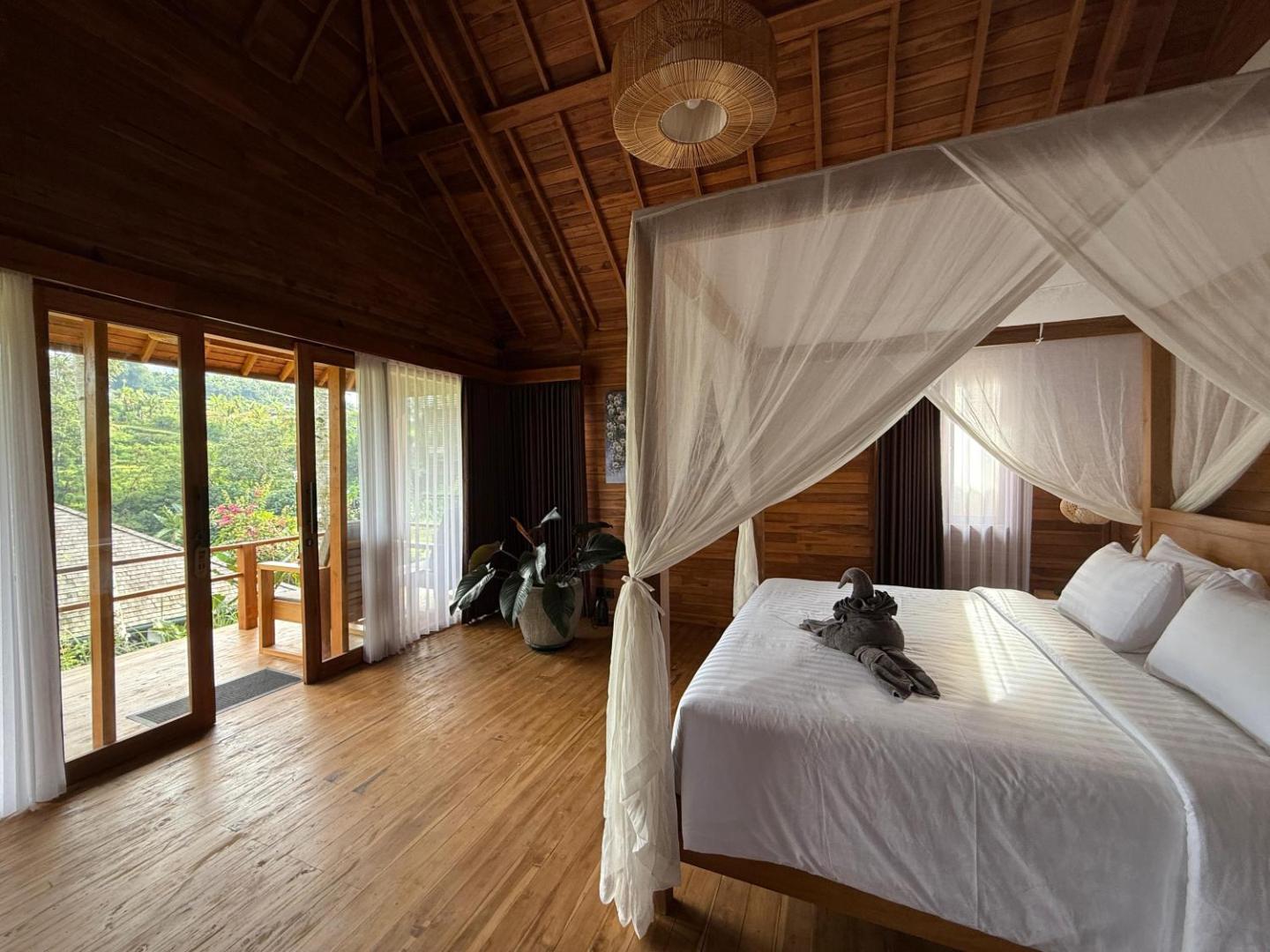 Taman Swarga Villa Resort & Spa