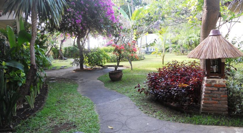 Bali Lovina Beach Cottages