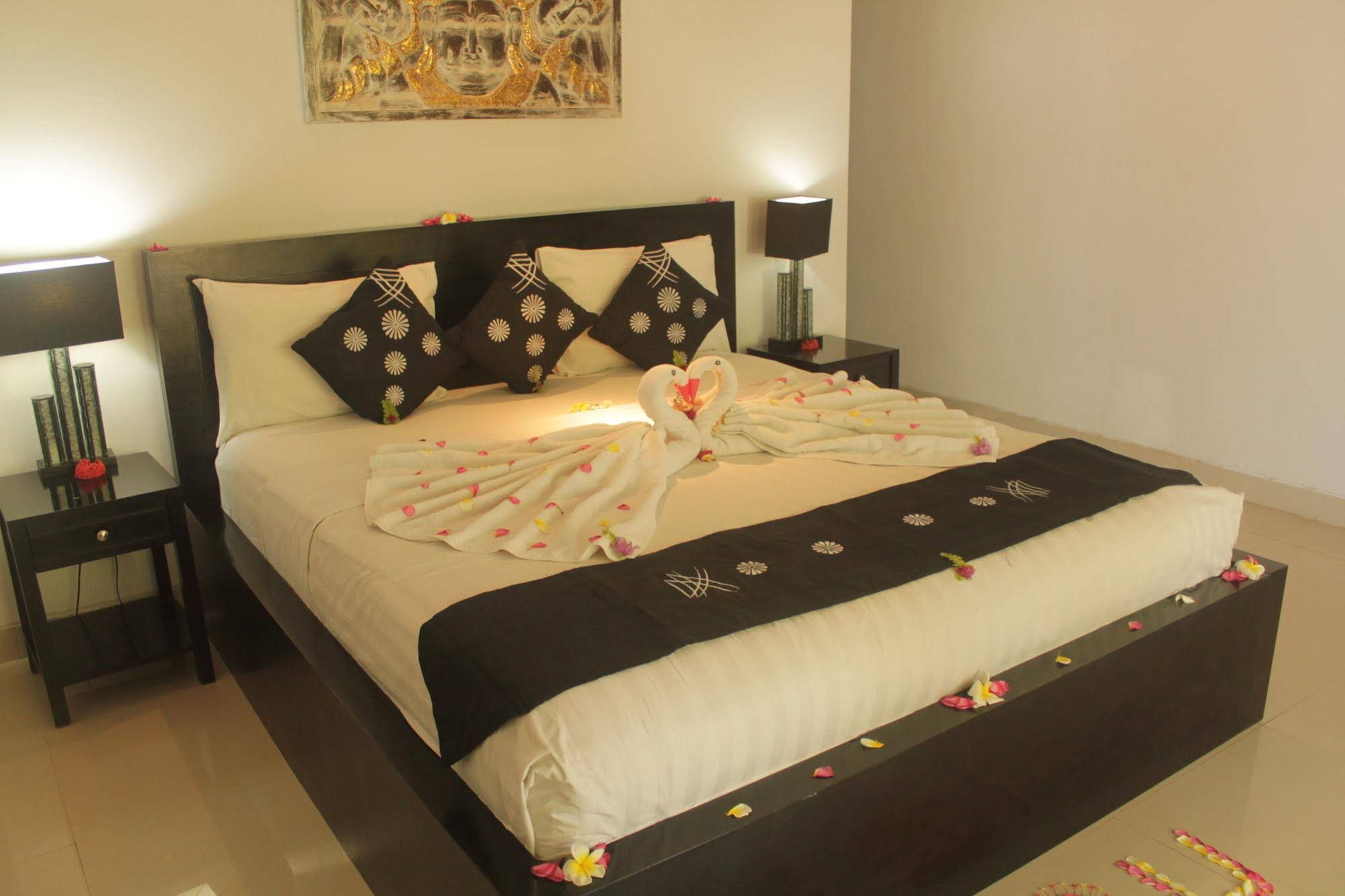 Kelapa Lovina Beach Villa