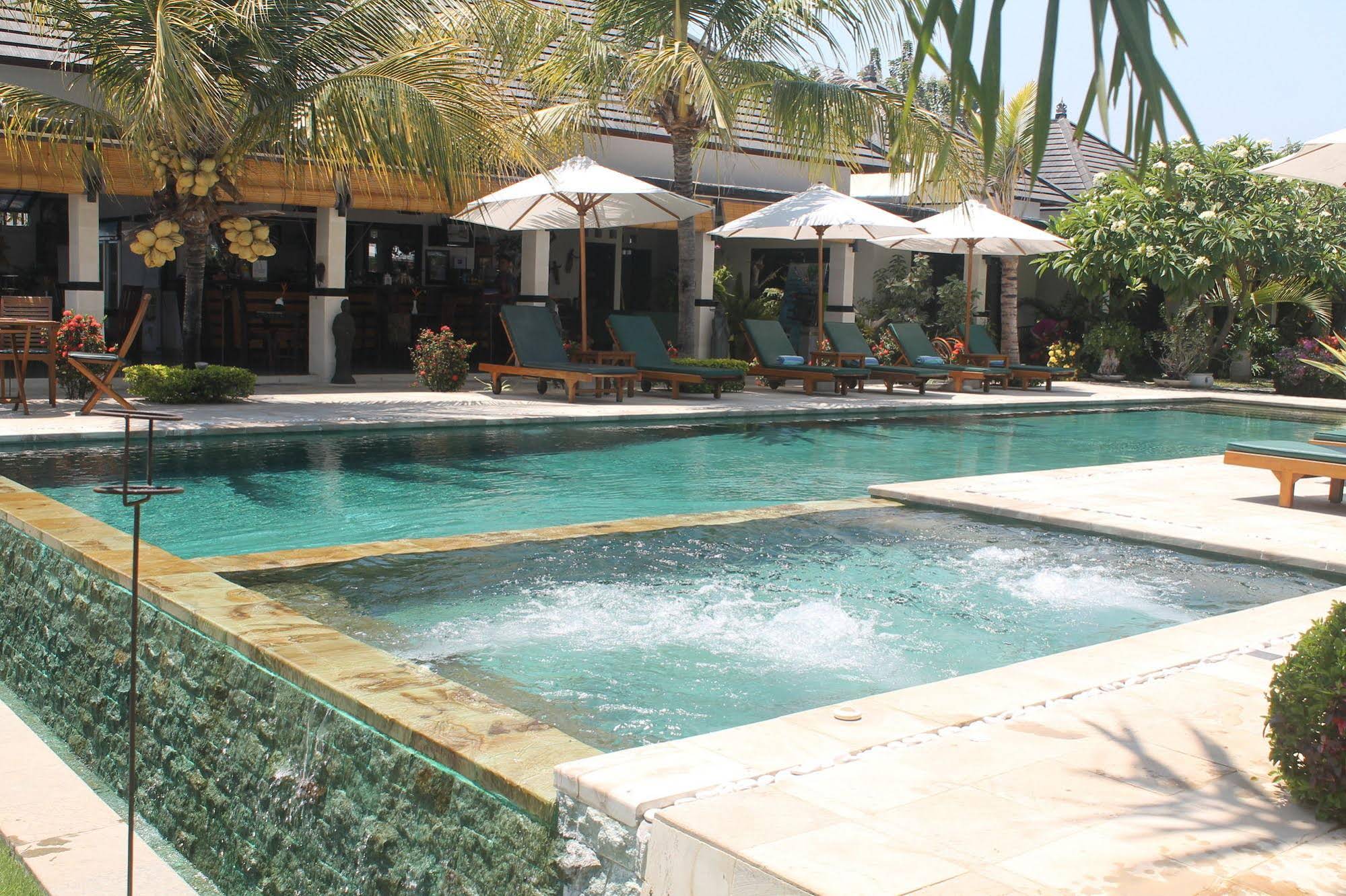 Kelapa Lovina Beach Villa