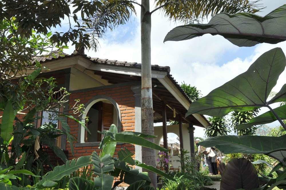 Meme Surung Hotel