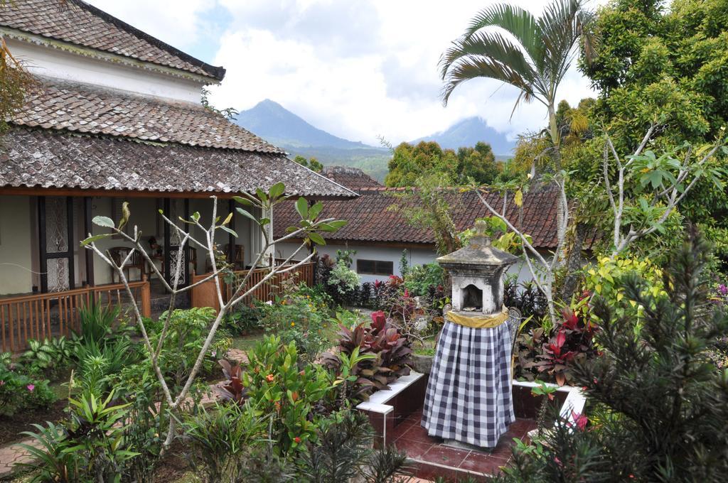 Meme Surung Hotel