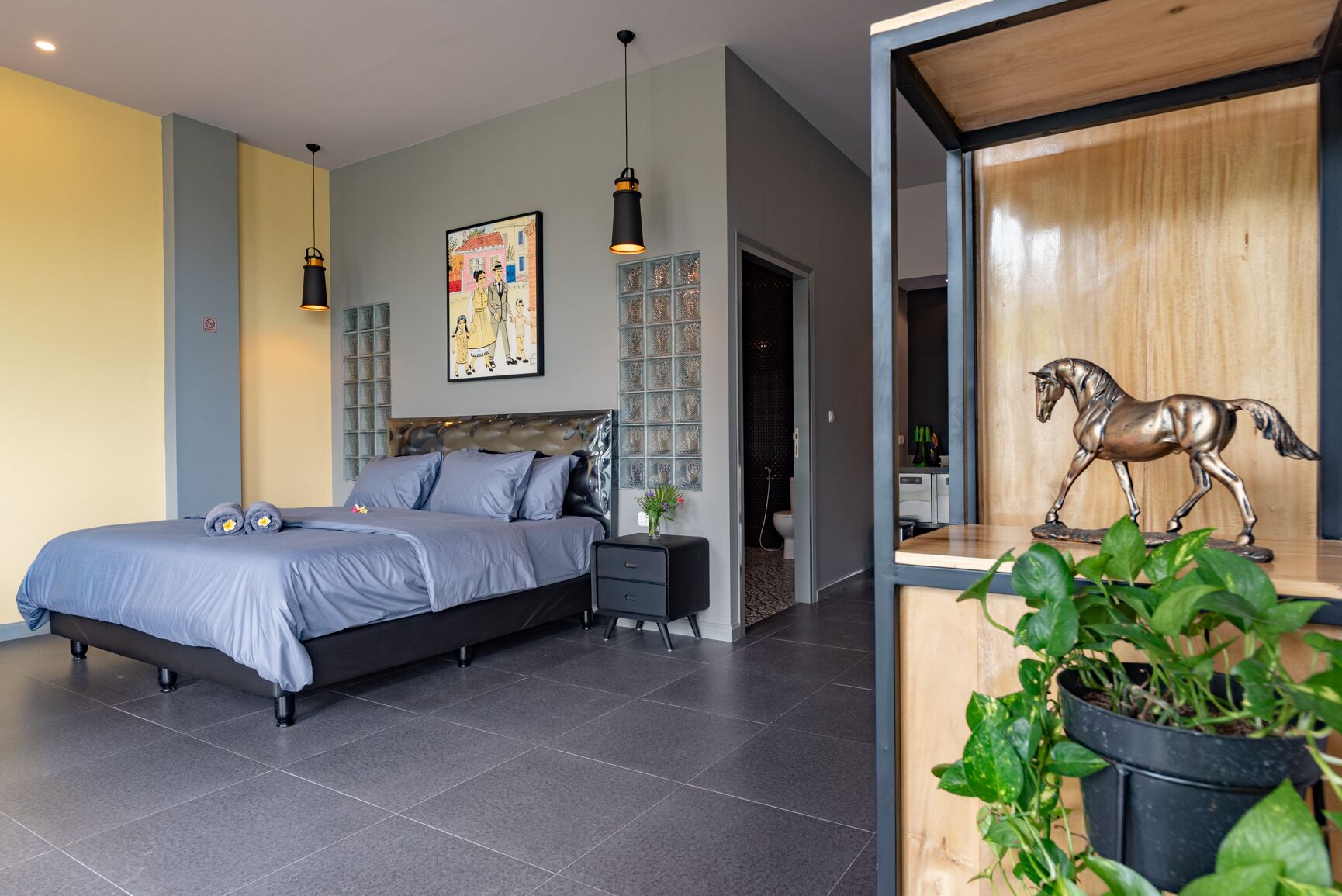 Hillside Lovina Studio