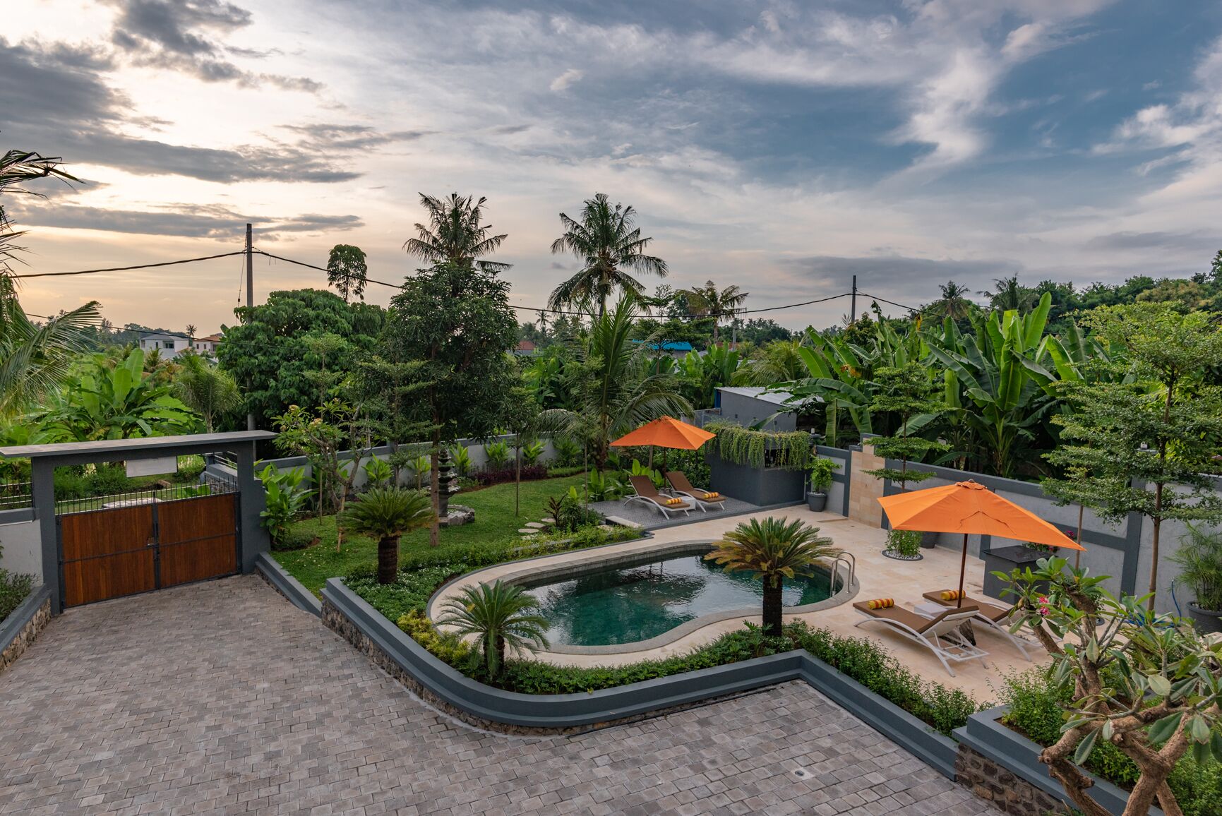 Hillside Lovina Studio