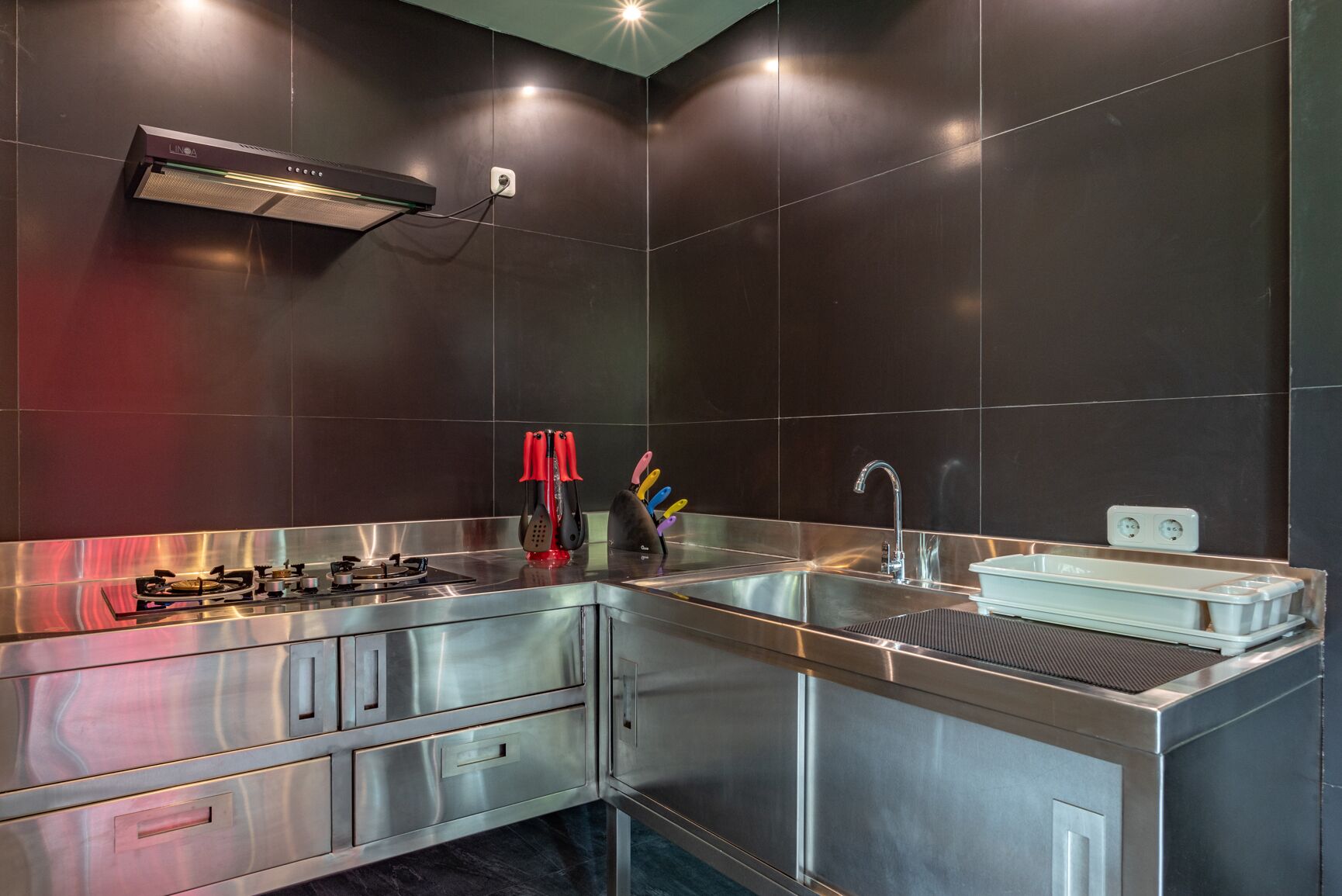 Hillside Lovina Studio