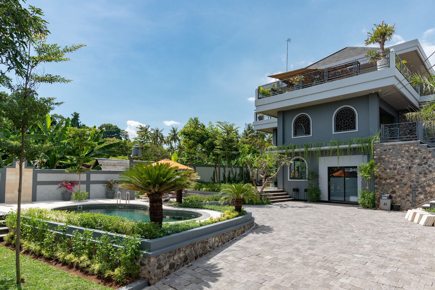 Hillside Lovina Studio