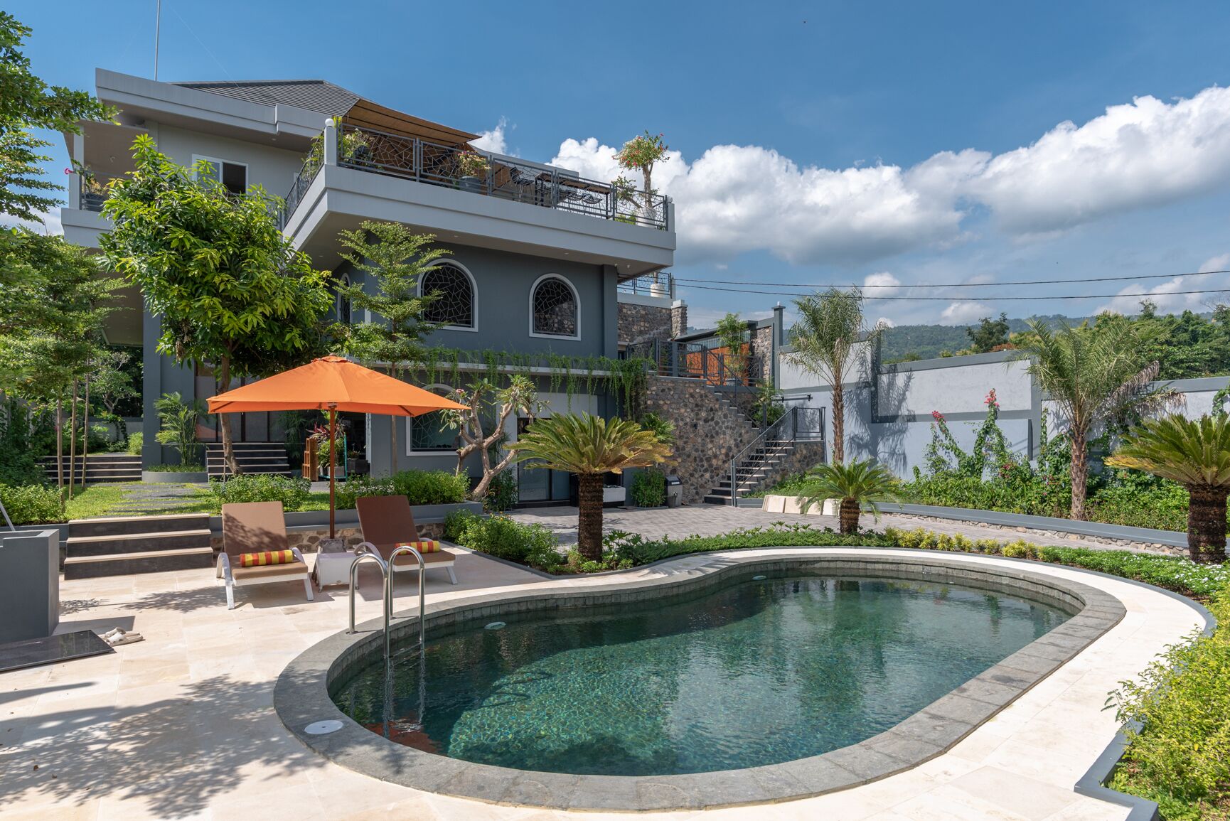 Hillside Lovina Studio