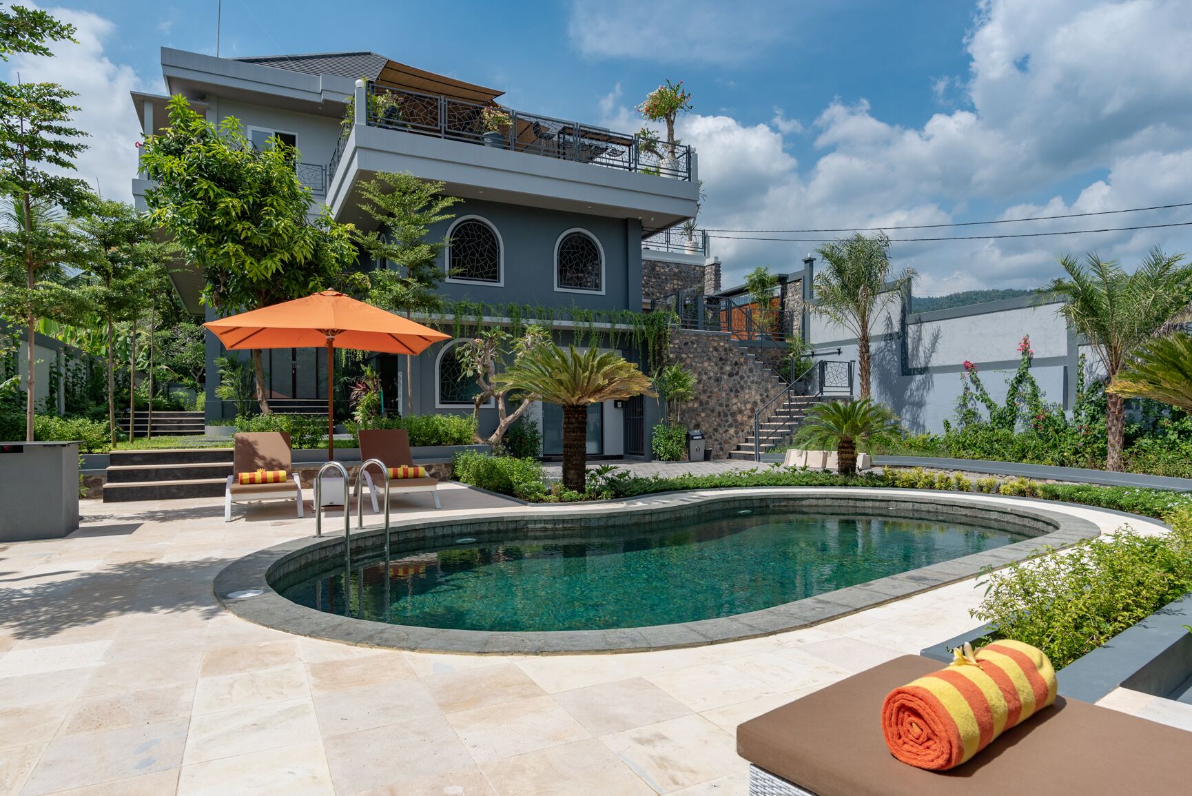 Hillside Lovina Studio