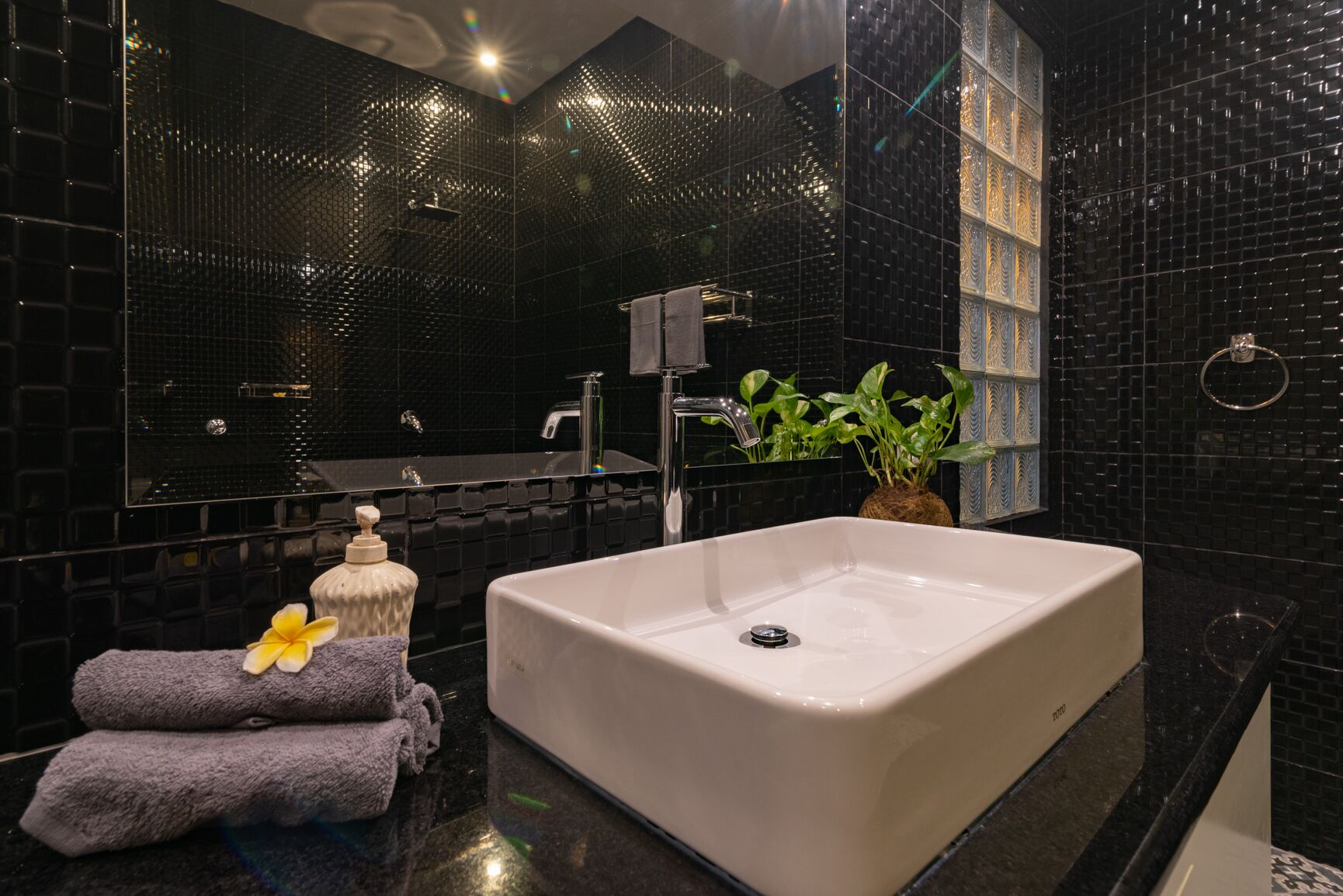 Hillside Lovina Studio