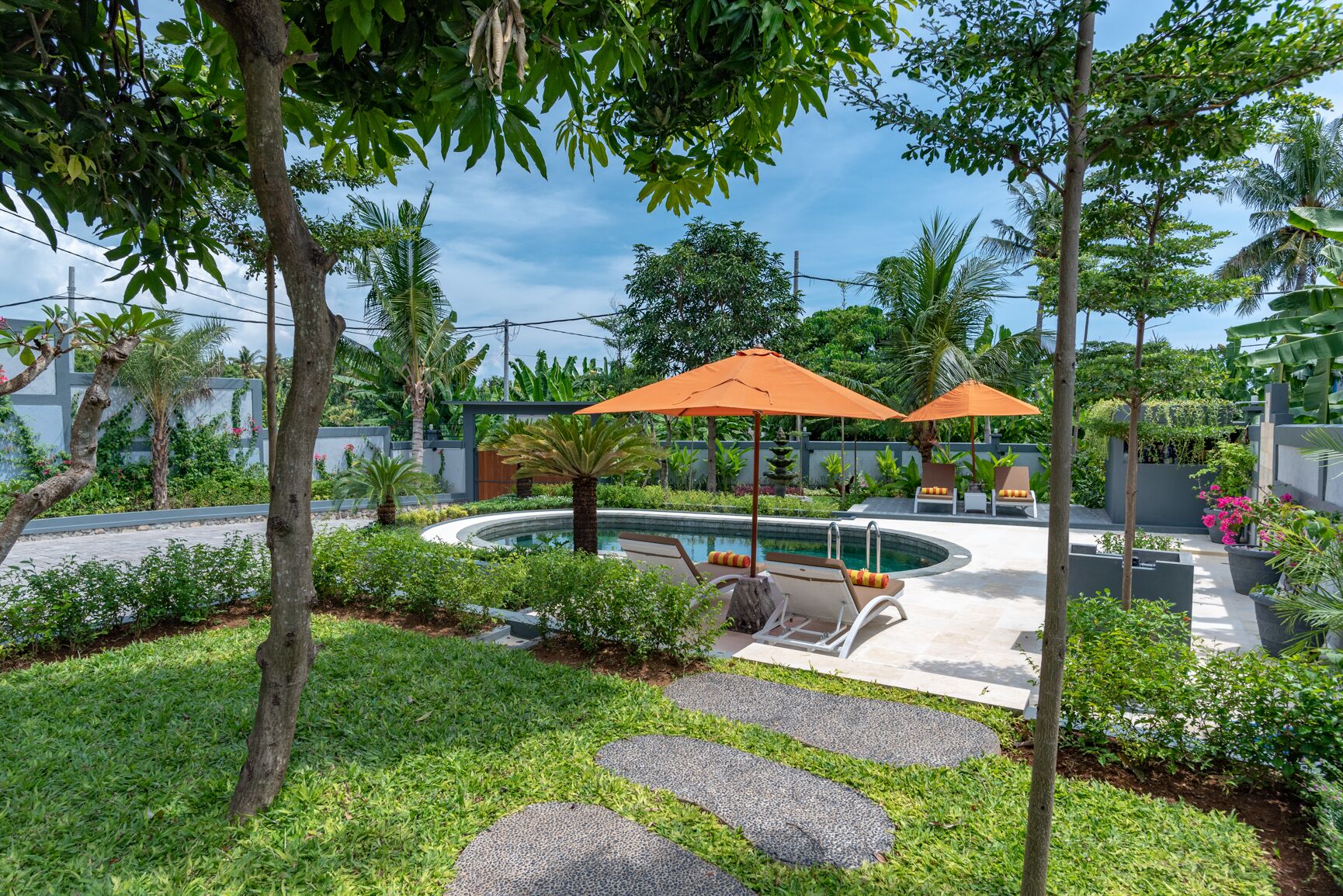 Hillside Lovina Studio