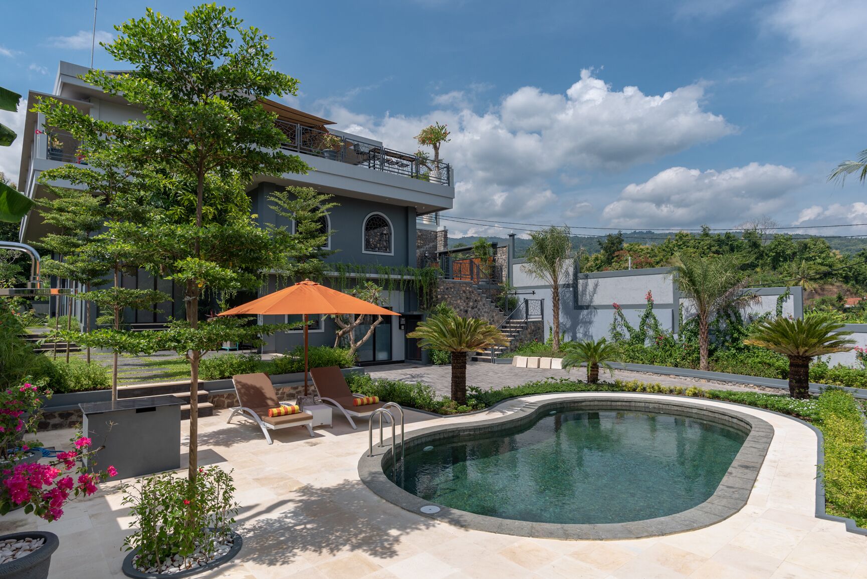 Hillside Lovina Studio