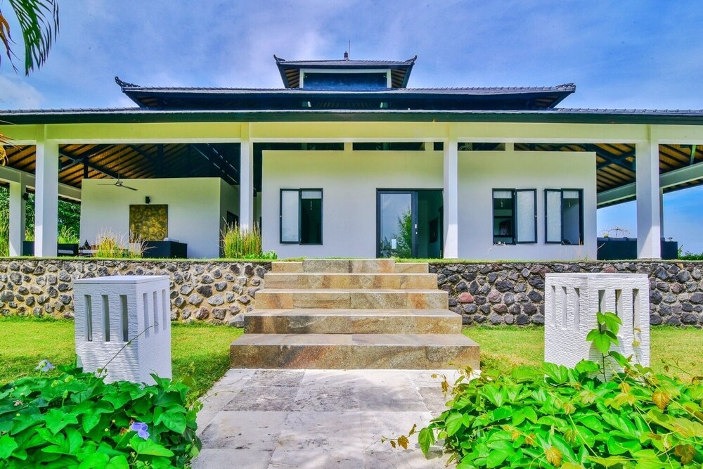 Lovina Residence
