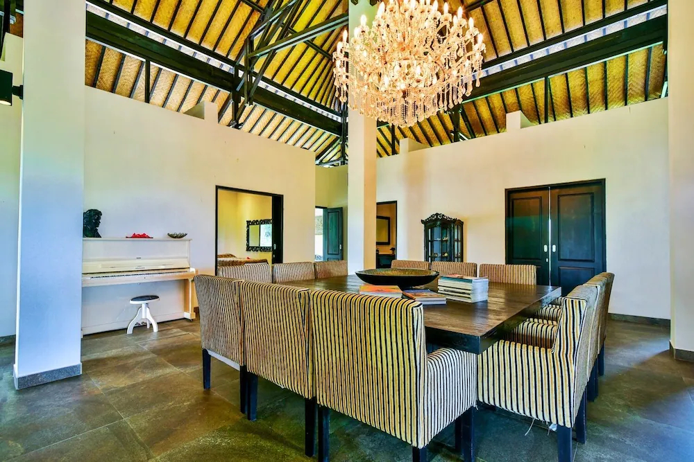 Lovina Residence