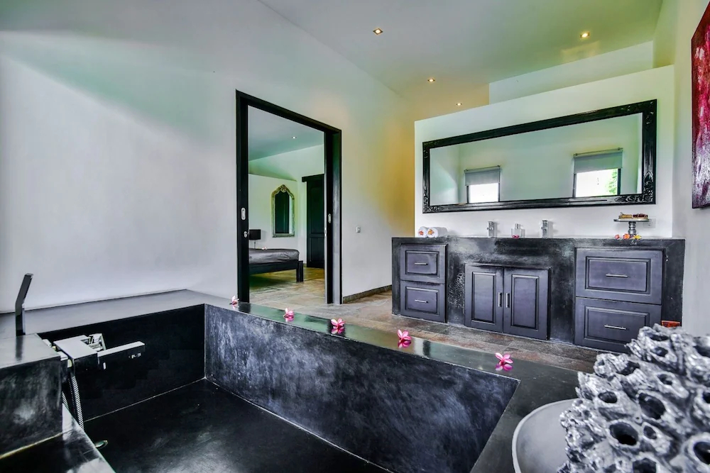 Lovina Residence