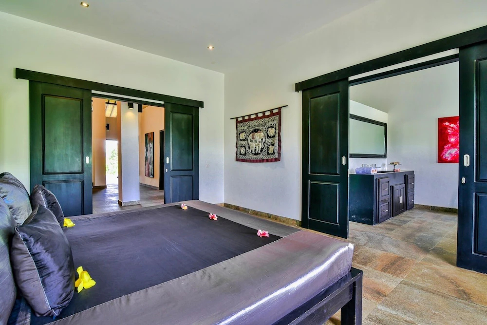 Lovina Residence