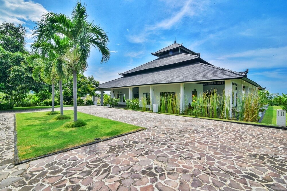 Lovina Residence