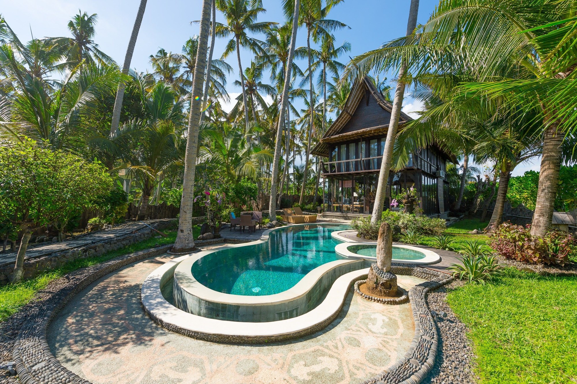 Most Exotic Beachfront Villa Keong