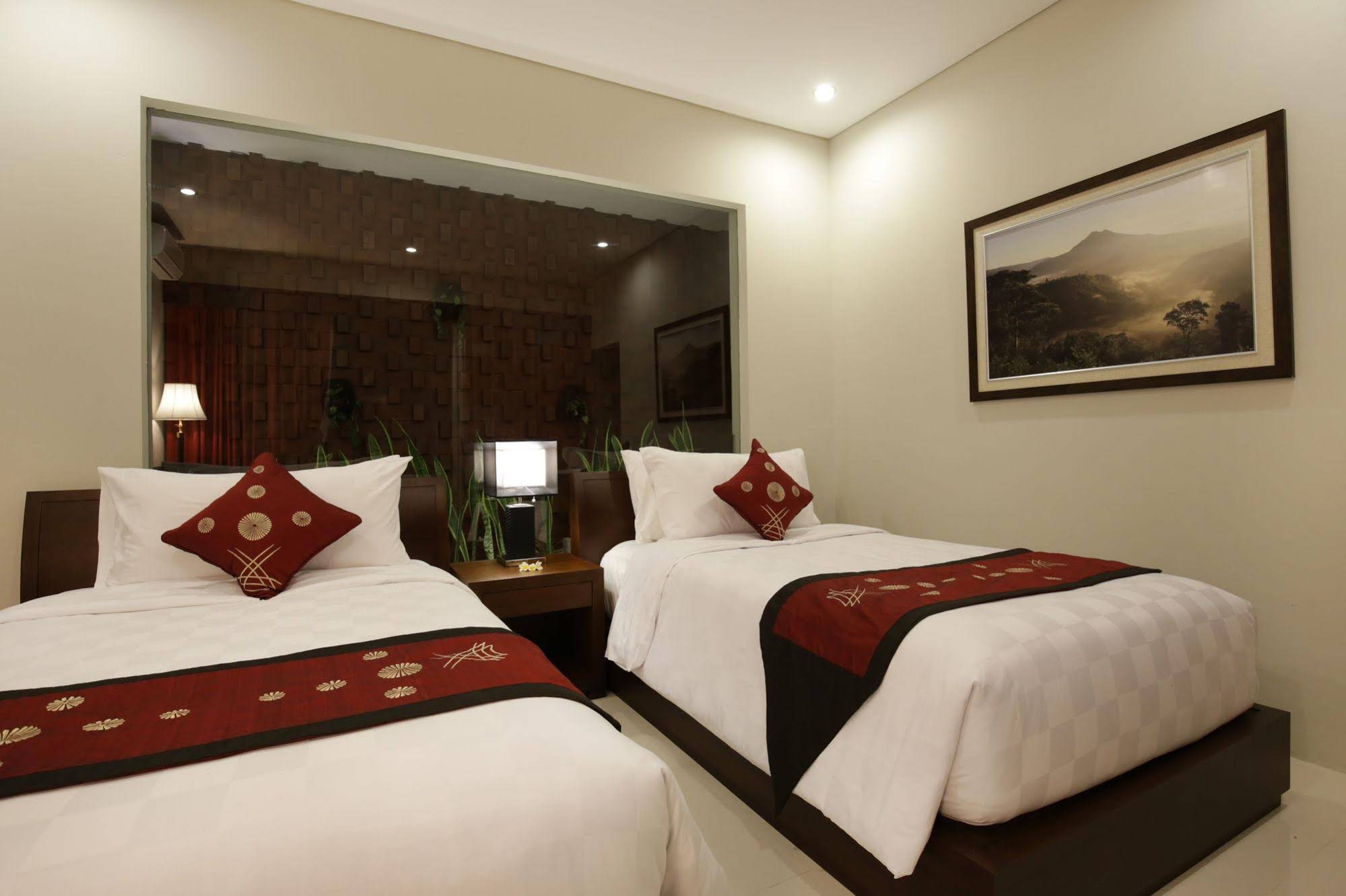 Royal Nyanyi Villa