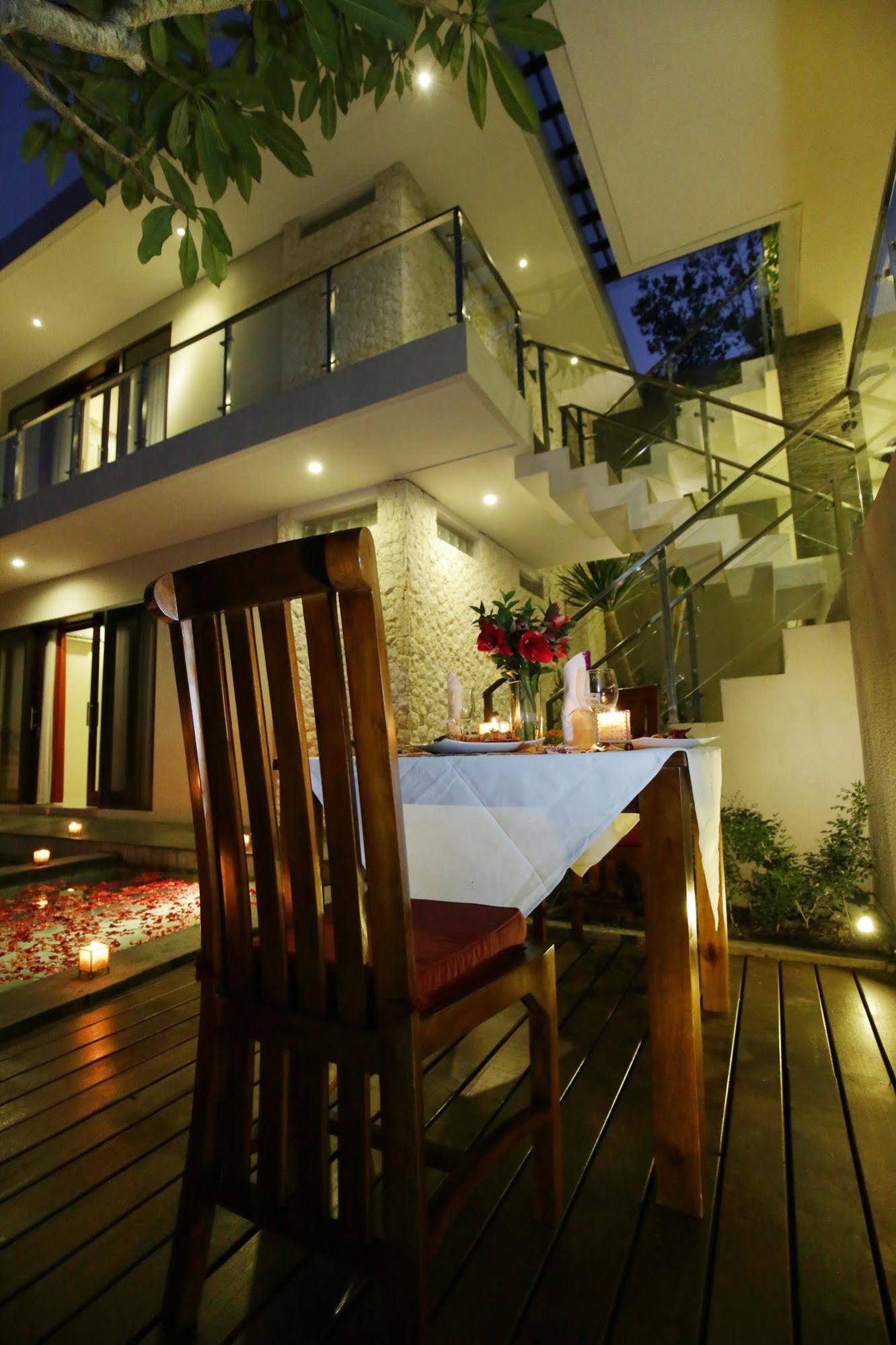 Royal Nyanyi Villa