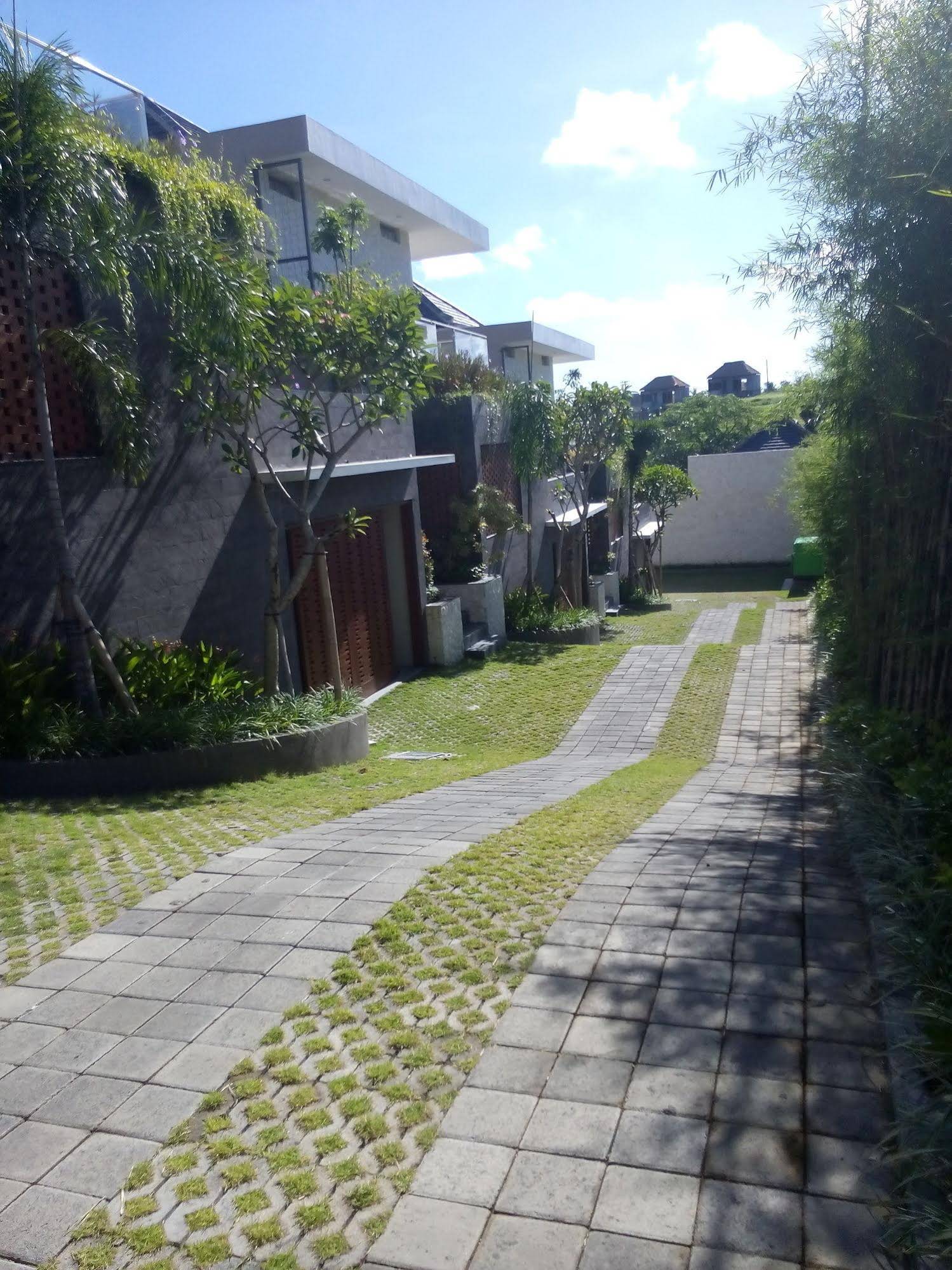 Royal Nyanyi Villa