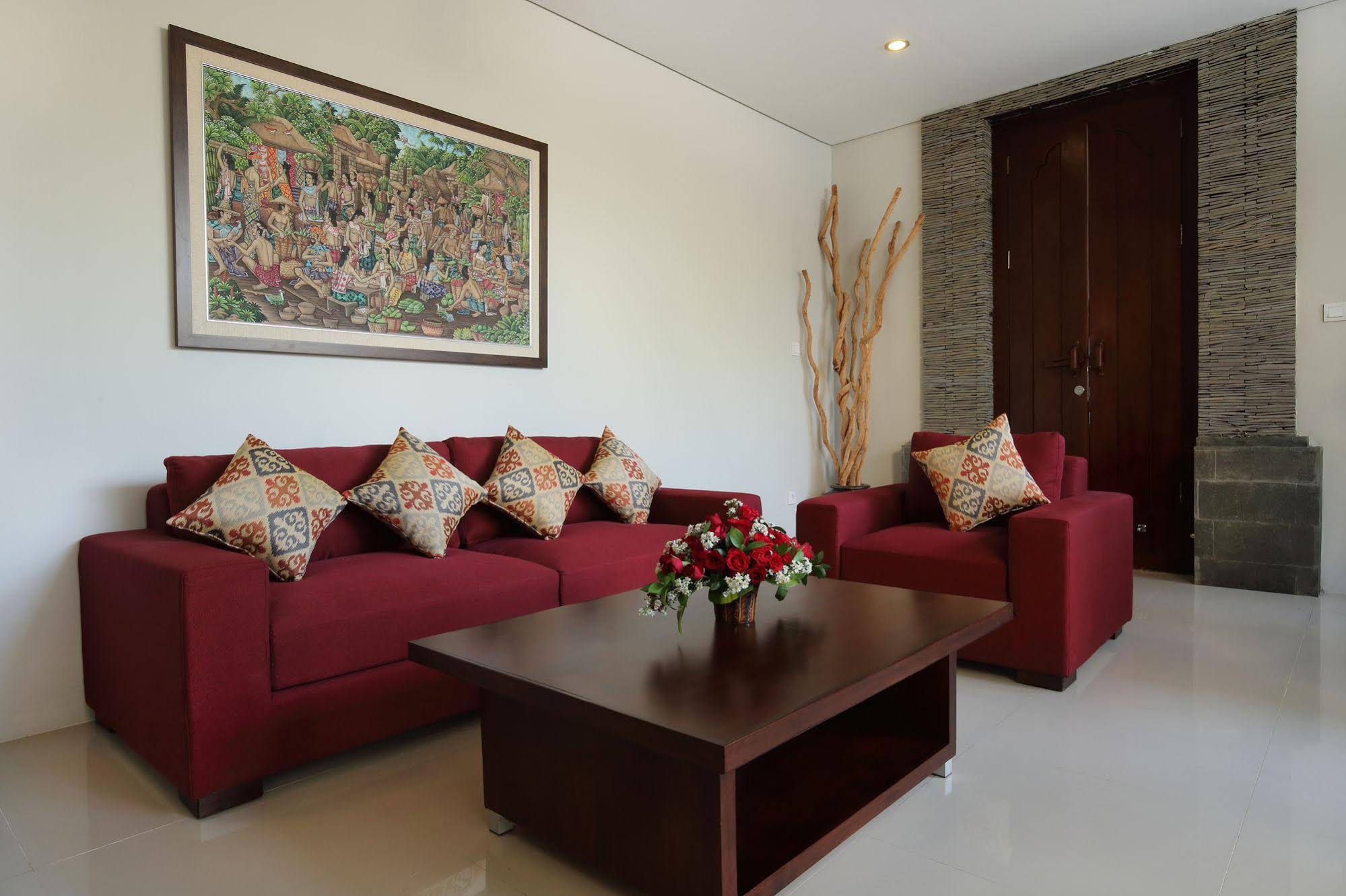 Royal Nyanyi Villa