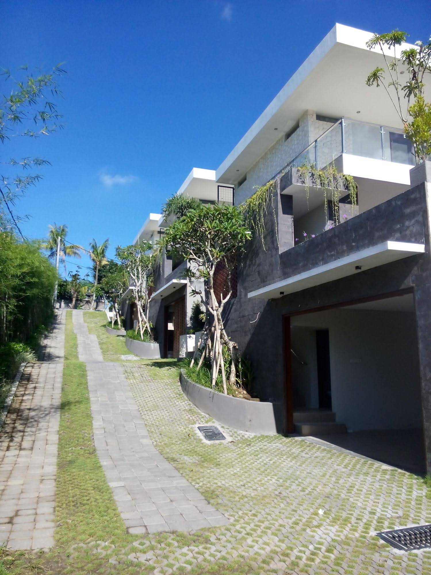 Royal Nyanyi Villa