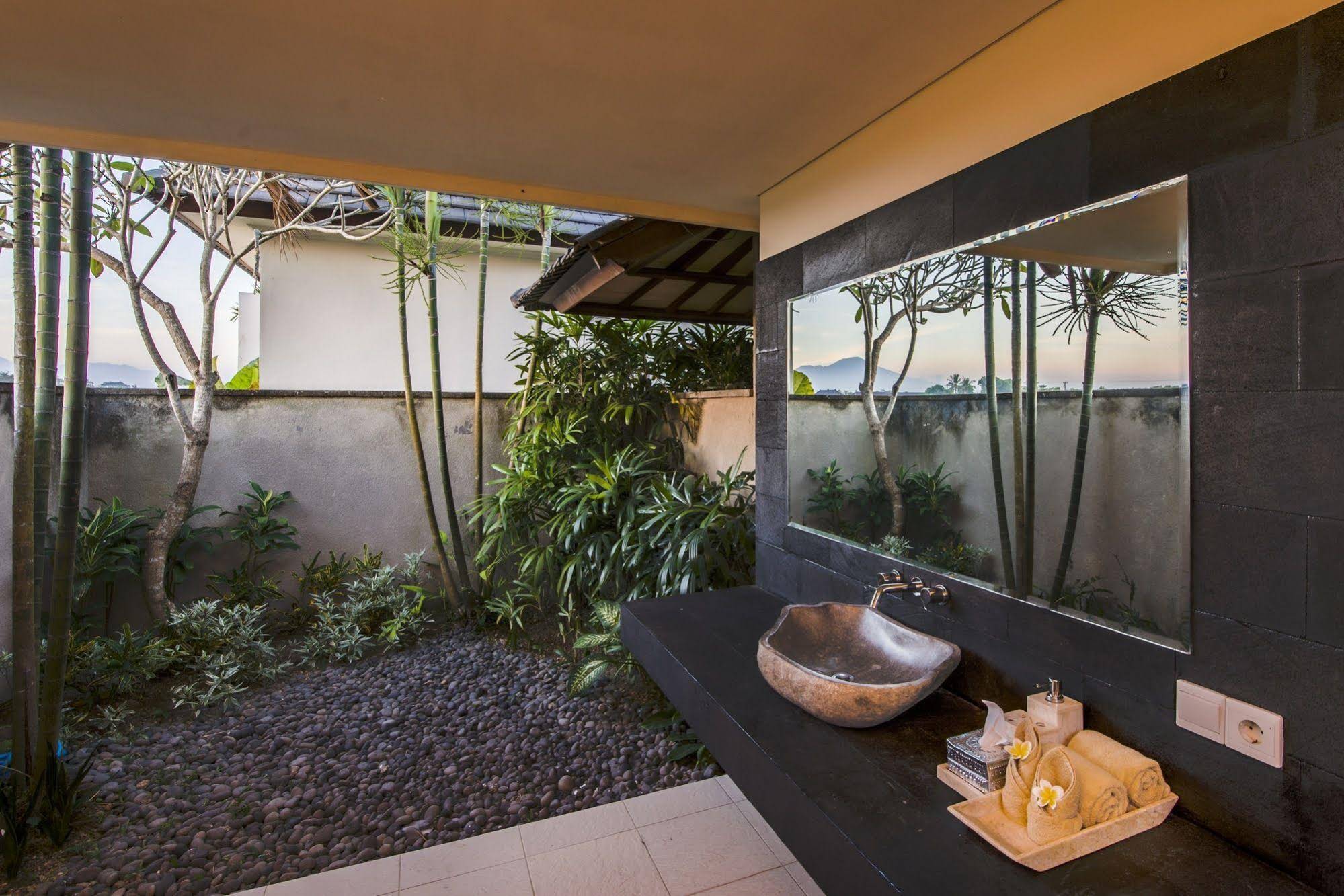 Villa Ayo