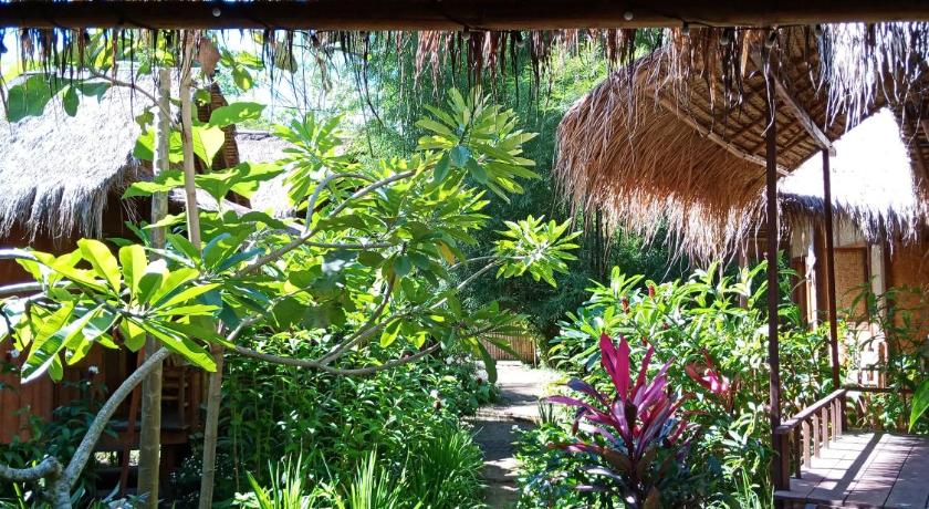 Shibui Garden Bungalows and Restaurant