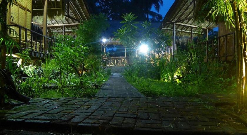 Shibui Garden Bungalows and Restaurant