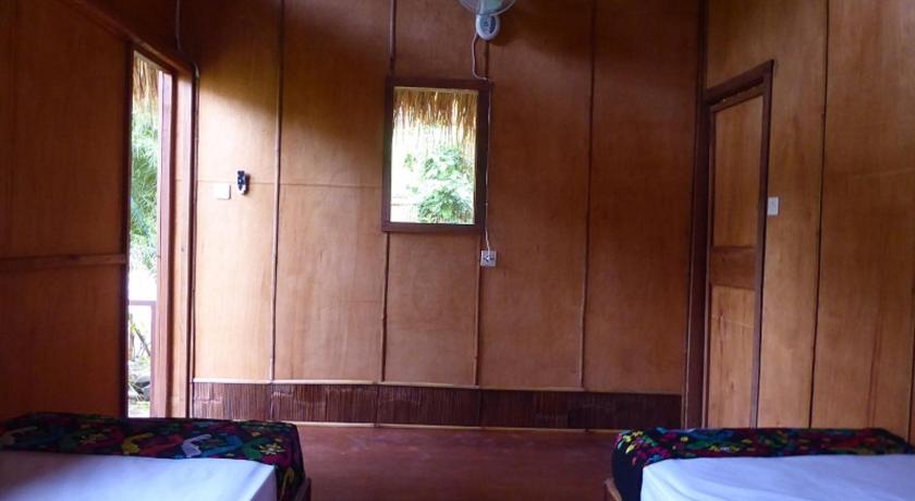 Shibui Garden Bungalows and Restaurant