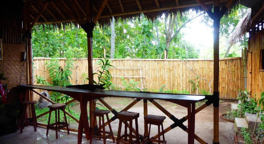 Shibui Garden Bungalows and Restaurant