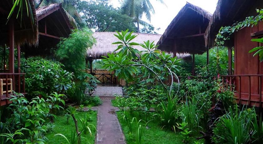 Shibui Garden Bungalows and Restaurant