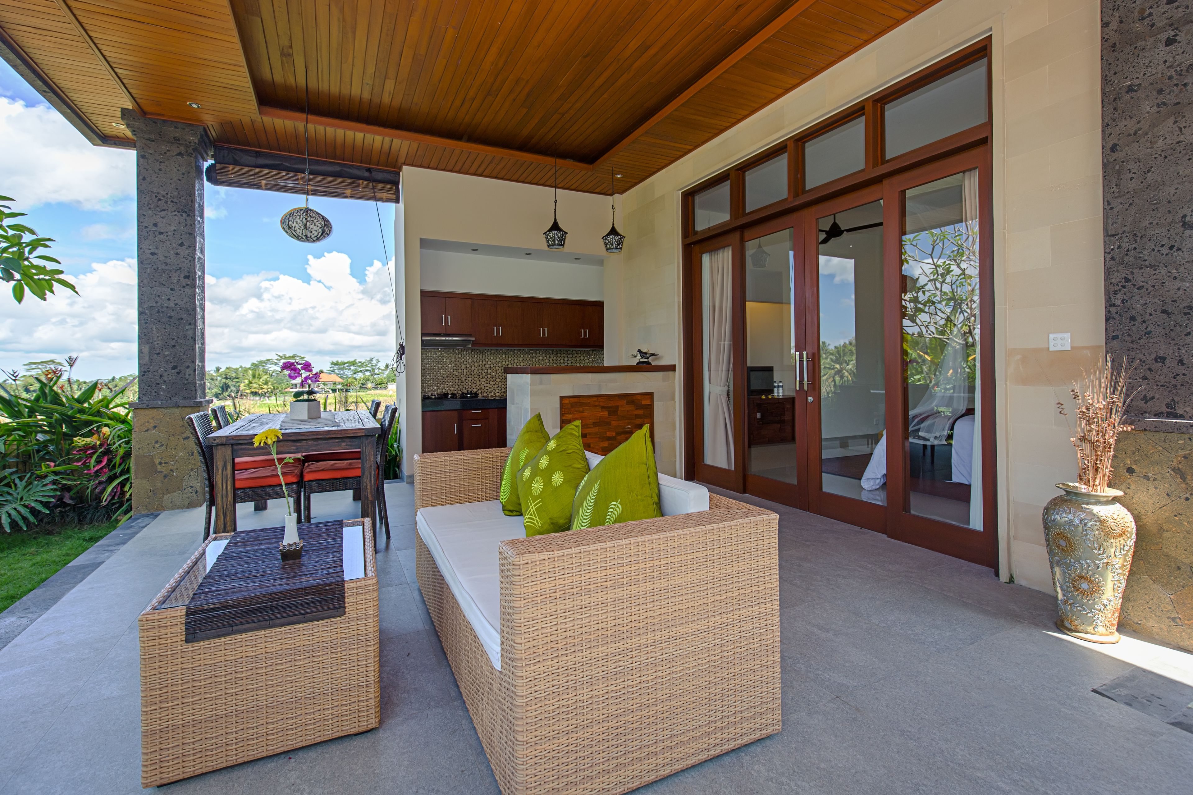 Alosta Luxury Private Villa