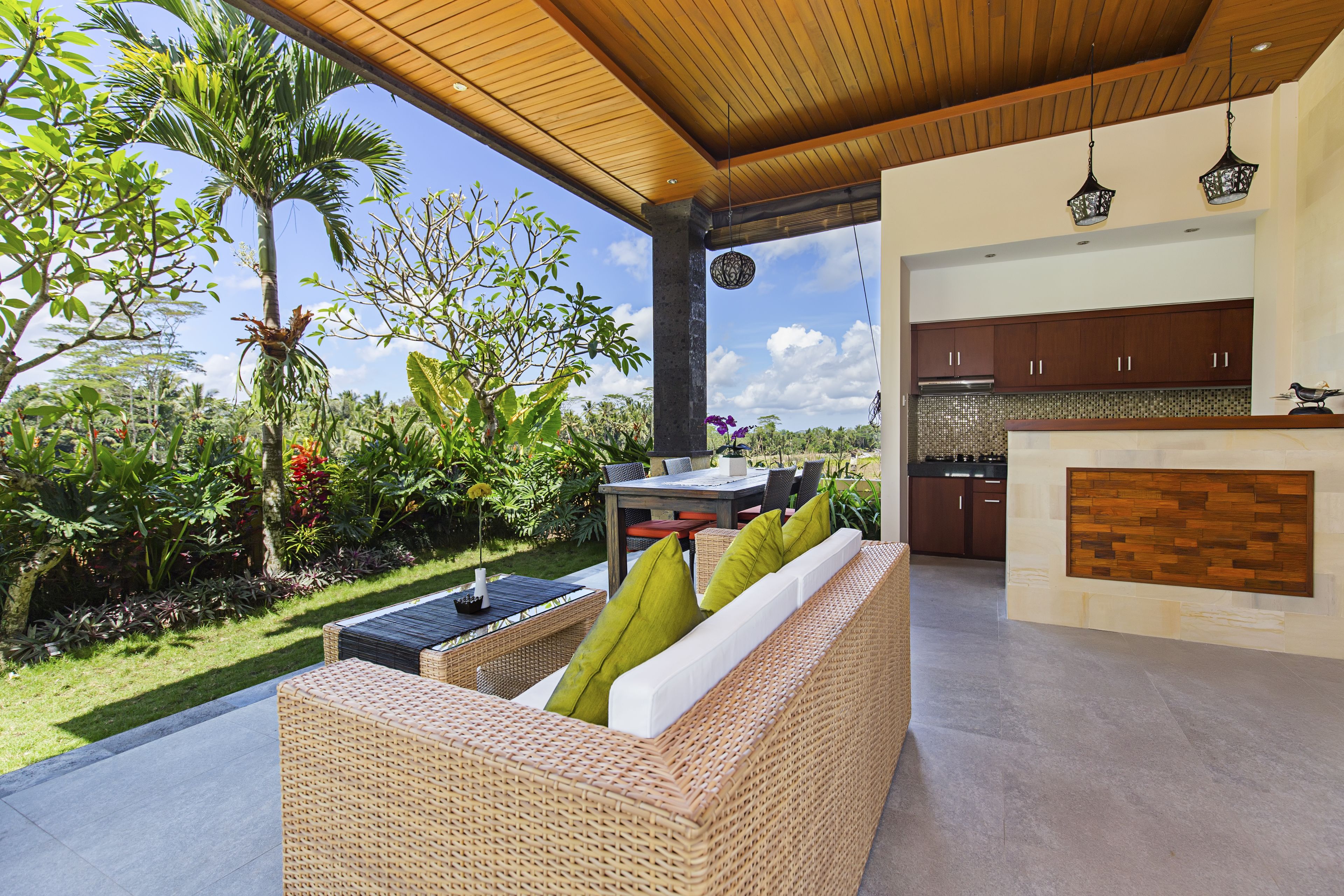 Alosta Luxury Private Villa