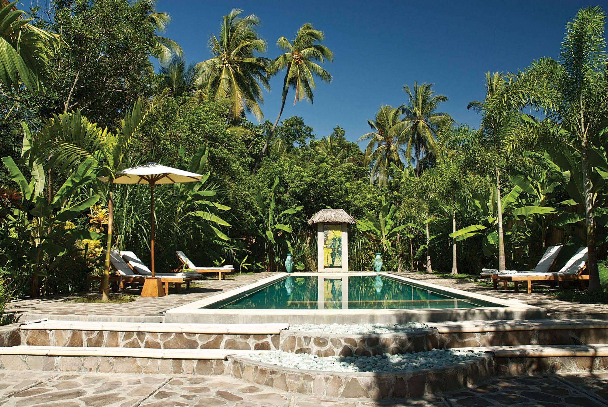 Cili Emas Oceanside Resort