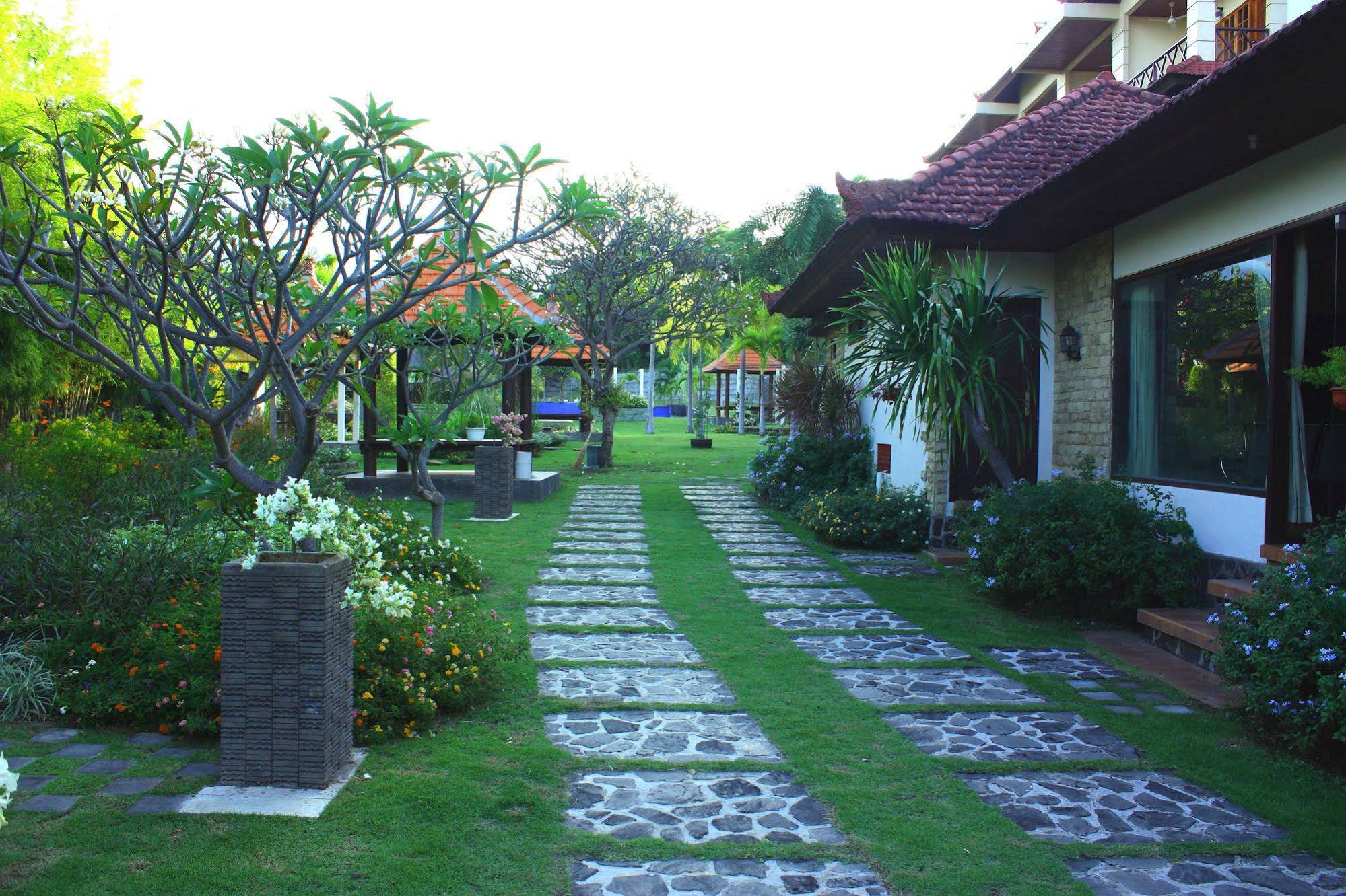 Bluehill Resort