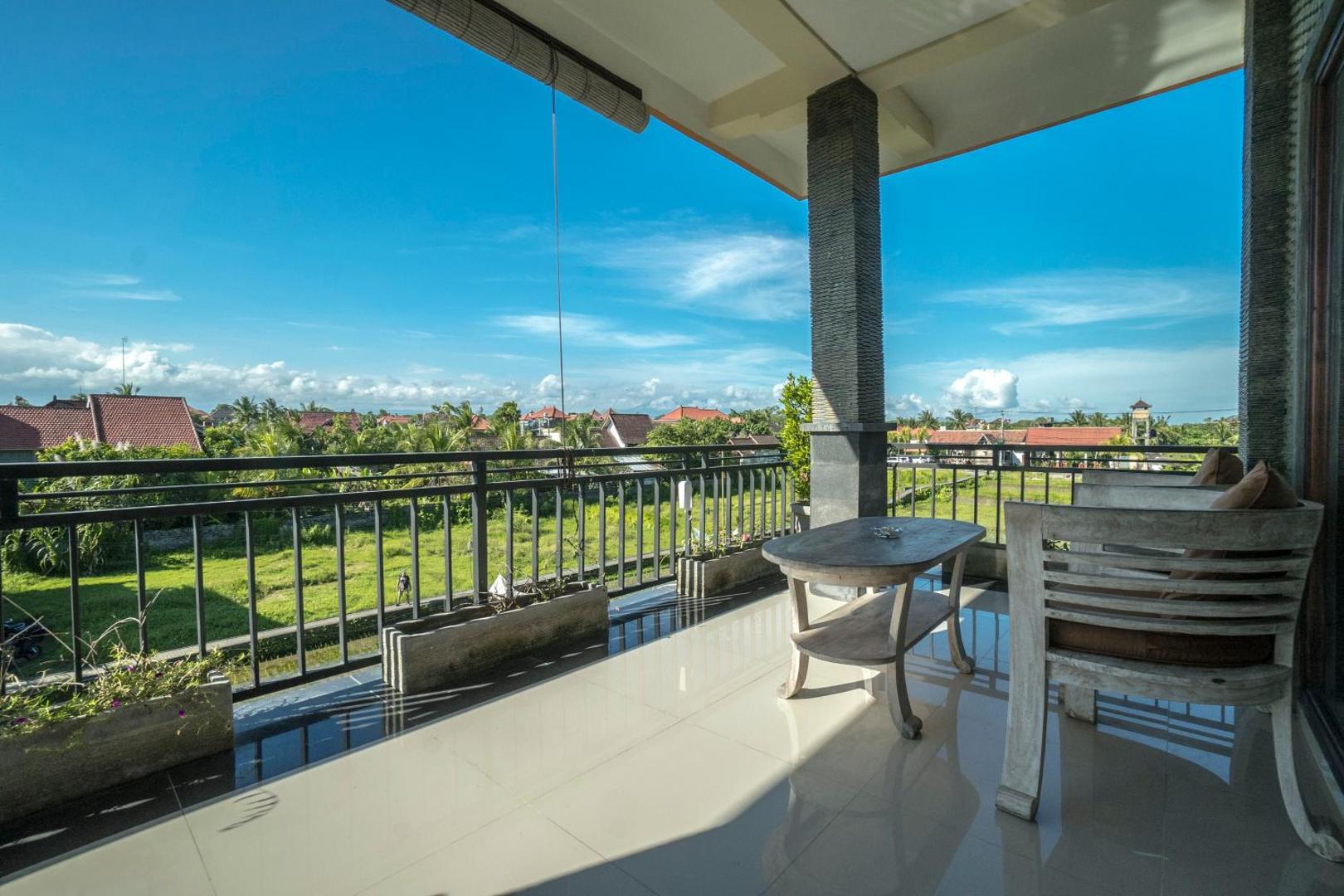 Adi Bisma Inn