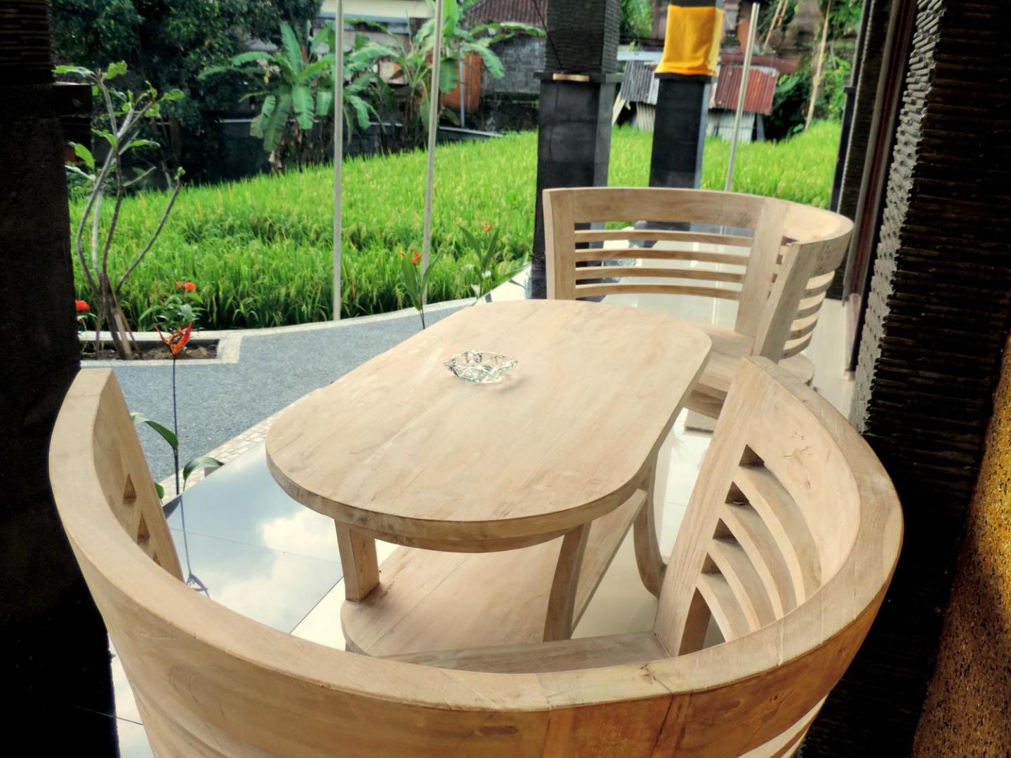 Adi Bisma Inn