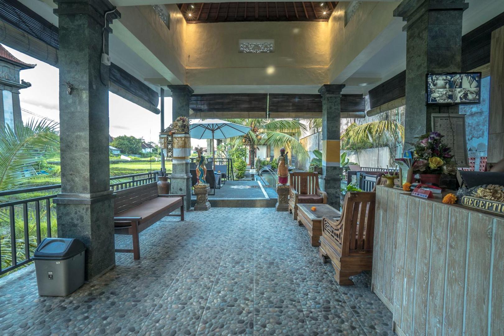 Adi Bisma Inn