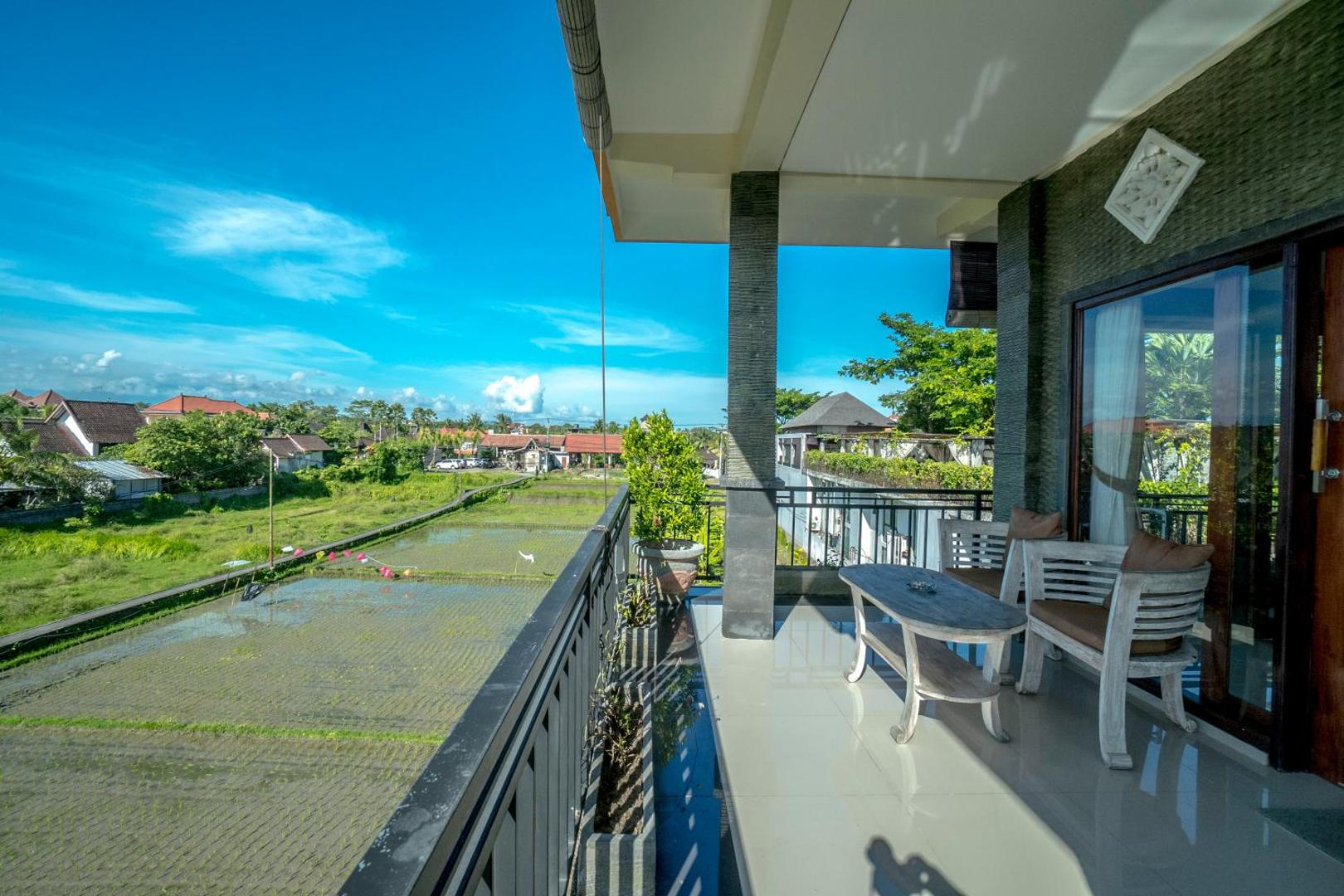 Adi Bisma Inn