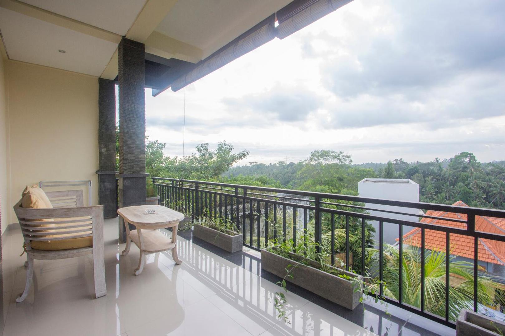 Adi Bisma Inn