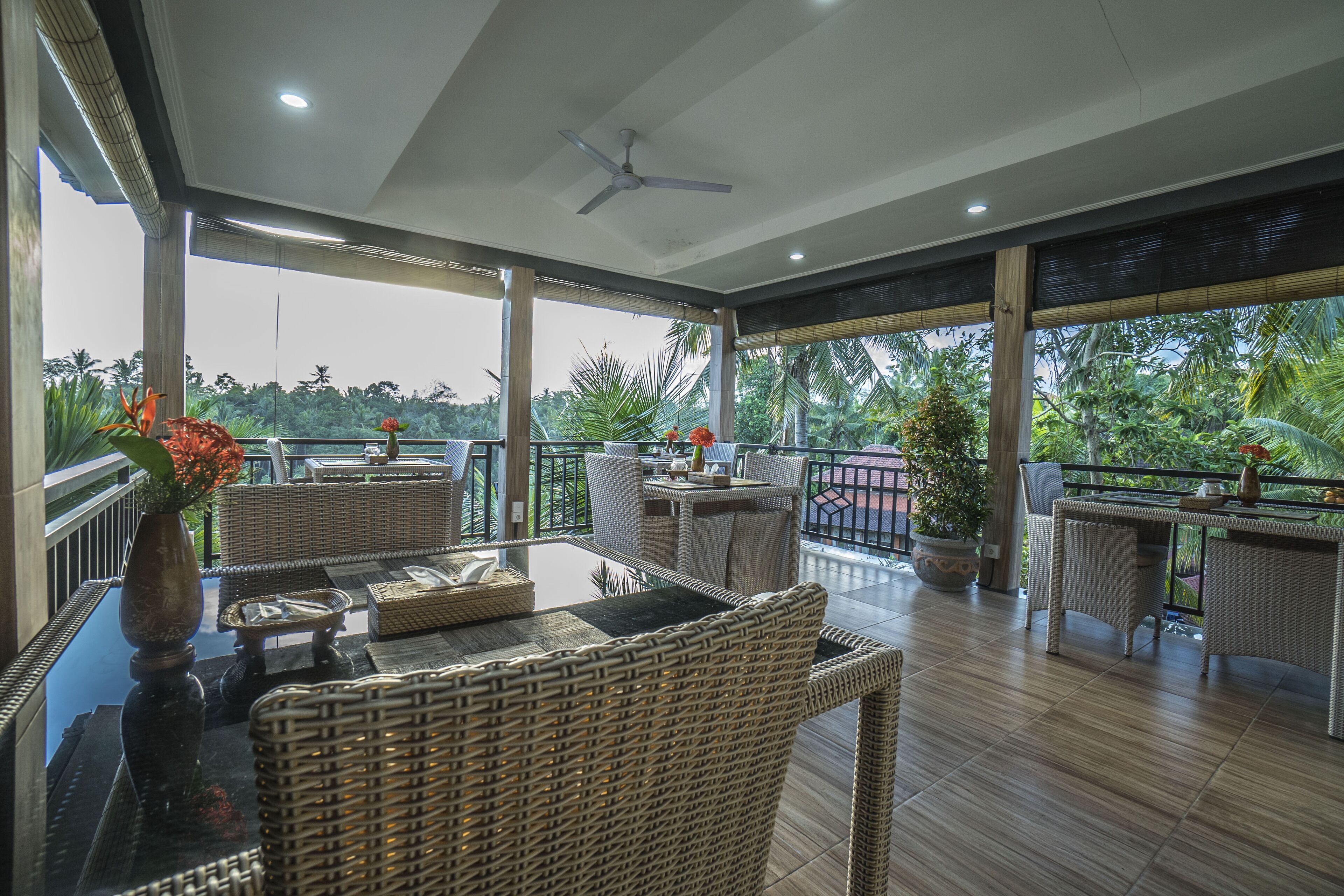 Adi Bisma Inn