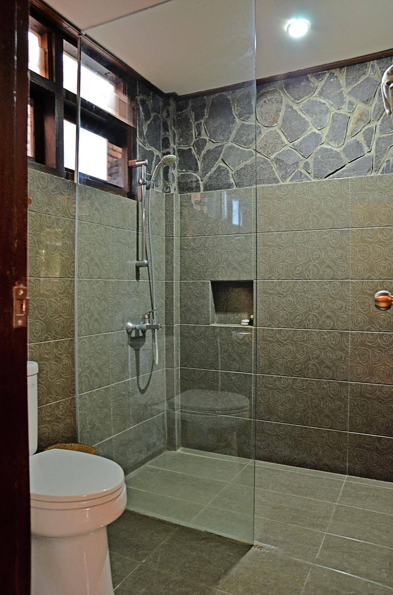 Adi Cottage