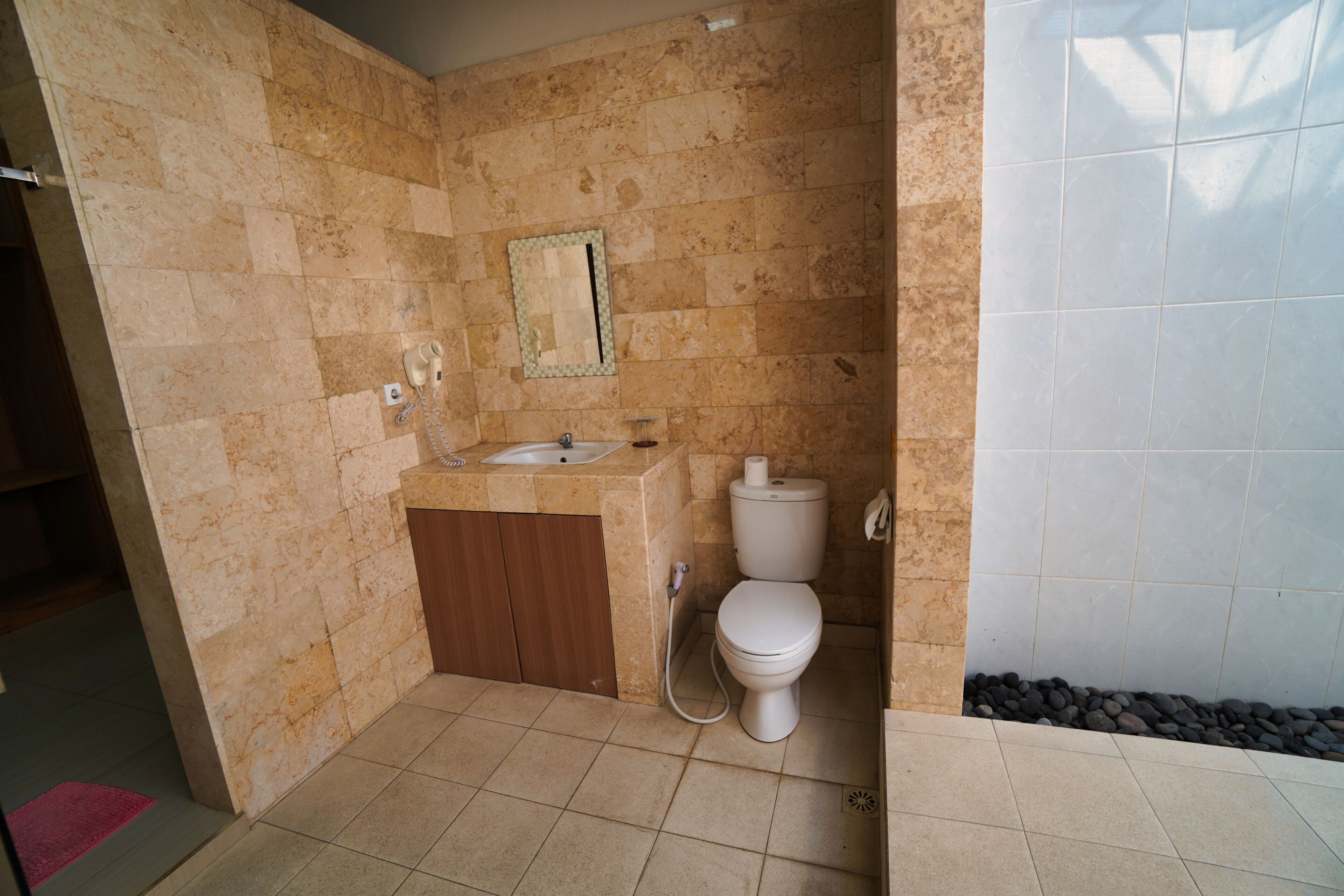 Adil Villa & Guest House